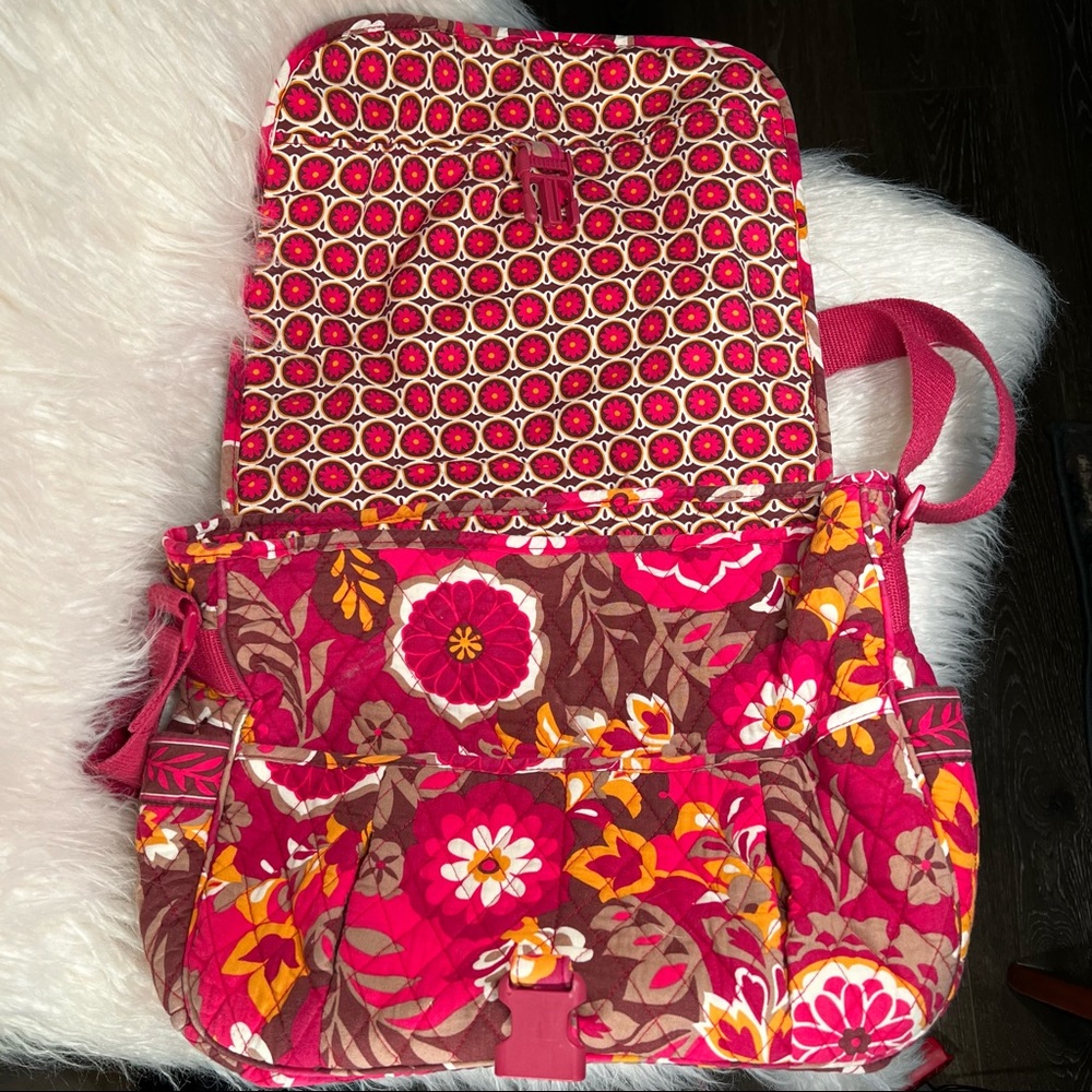 Vera Bradley Crossbody Bag in (RETIRED) Carnaby Pattern - Picture 5 of 11
